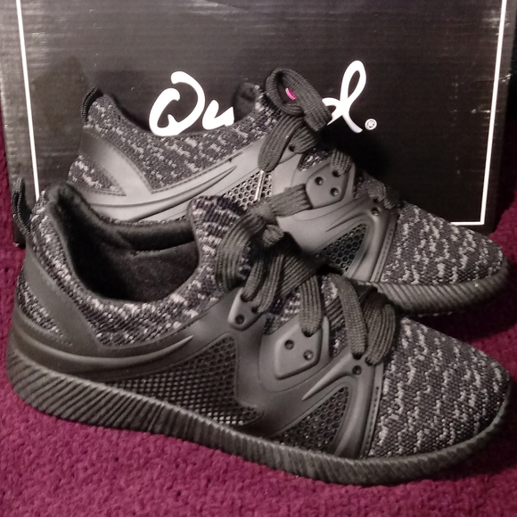 Qupid Knit Lace up Black sneakers - Picture 7 of 9